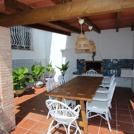Holiday home Casa Con Piscina Privada Cerca Del Mar, Mascotas Bienvenidas, Wifi Gratis, Playa Perros - Es-184-39